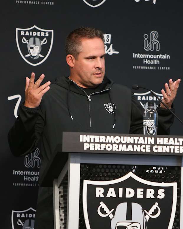 Josh McDaniels (3)